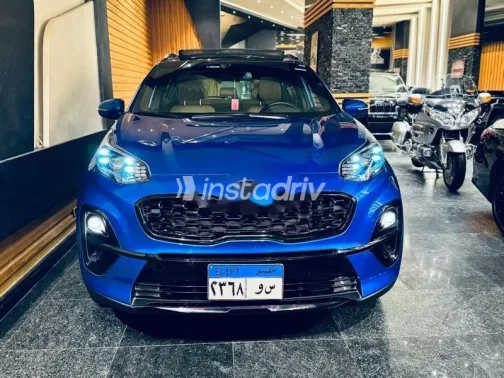 كيا سبورتاج 2022 أزرق غامق مستعملة للبيع - 2