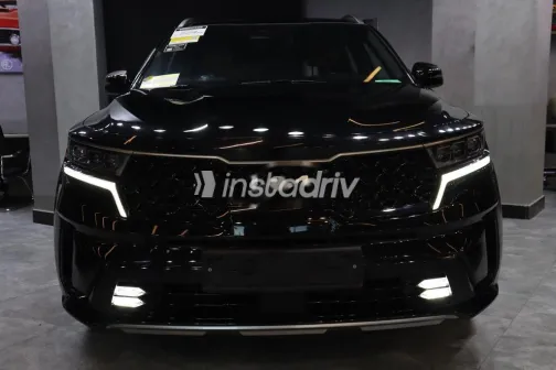 كيا سورينتو 2023 أبيض مستعملة للبيع - 1