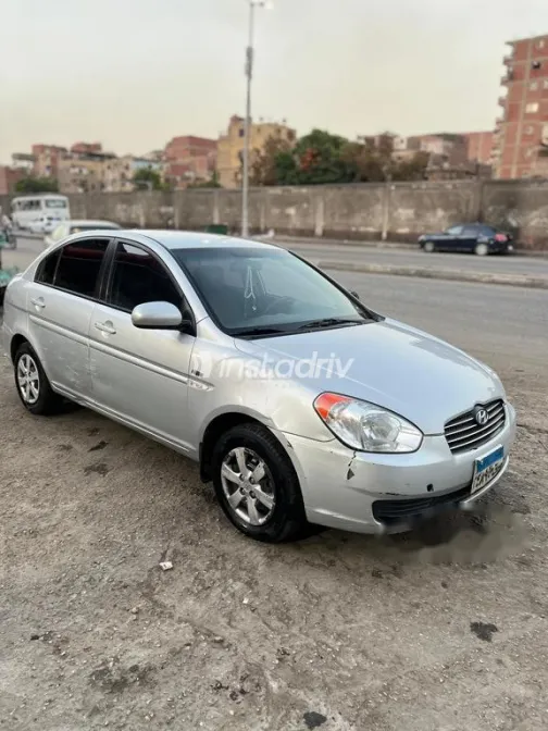 هيونداي اكسنت 2011 فضي مستعملة للبيع - 5