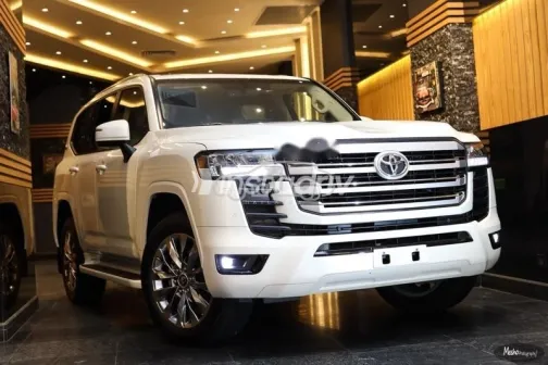 Toyota Land Cruiser 2022 White Used for Sale - 3