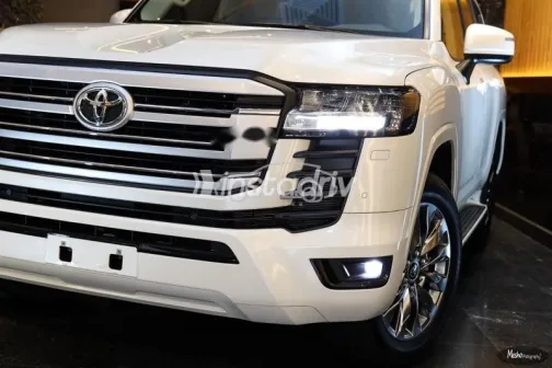Toyota Land Cruiser 2022 White Used for Sale - 5
