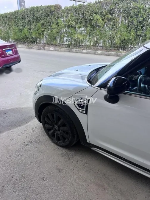 Mini Countryman S 2019 White Used for Sale - 3