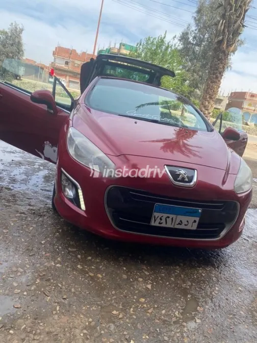 بيجو 3008 2014 أحمر مستعملة للبيع - 1