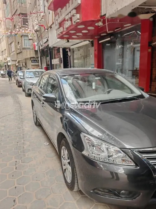 نيسان سنترا 2025 أبيض مستعملة للبيع - 1