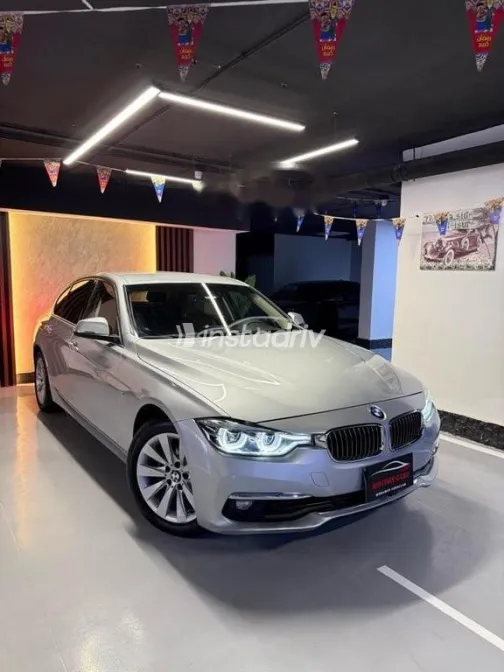 BMW 318 2019 Silver Used for Sale - 3