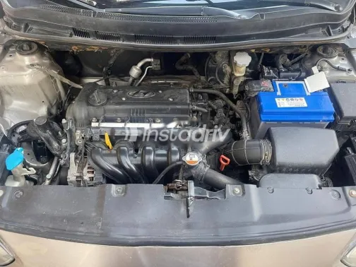 هيونداي اكسنت RB 2012 رمادي غامق مستعملة للبيع - 2