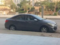 هيونداي اكسنت RB 2012 رمادي غامق مستعملة للبيع