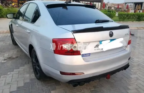 سكودا اوكتافيا A7 2014 فضي مستعملة للبيع - 2