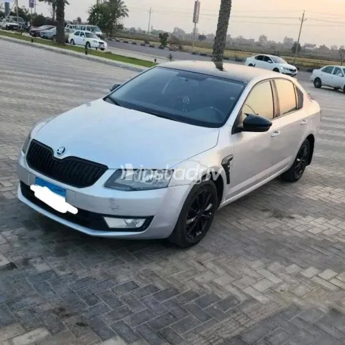 سكودا اوكتافيا A7 2014 فضي مستعملة للبيع - 4