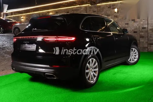 بورش كايين 2020 أسود مستعملة للبيع - 4