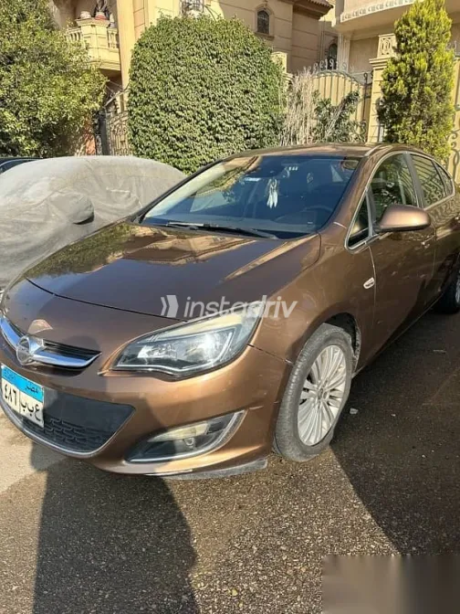 Opel Astra 2015 Gold Used for Sale - 1