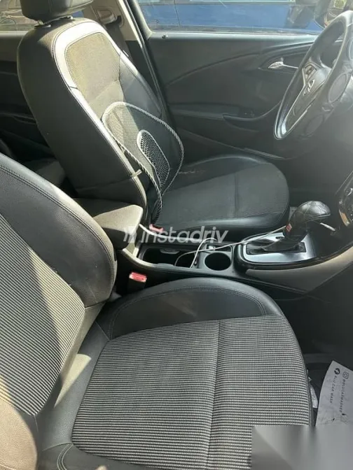 Opel Astra 2015 Gold Used for Sale - 4