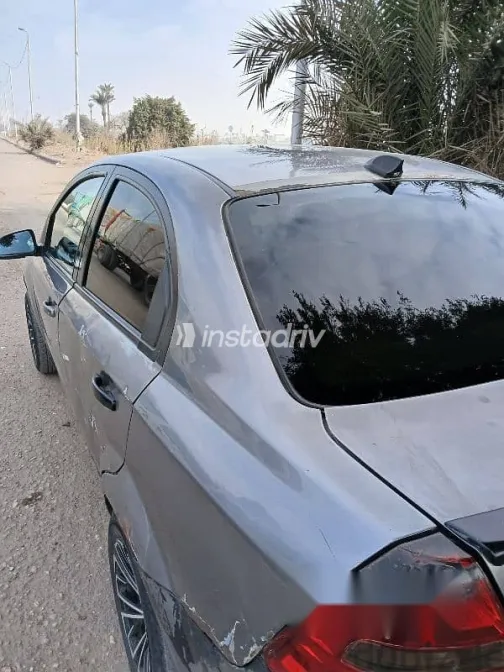 شيفروليه افيو 2015 رمادي مستعملة للبيع - 3