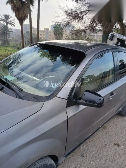 شيفروليه افيو 2015 رمادي مستعملة للبيع - 4