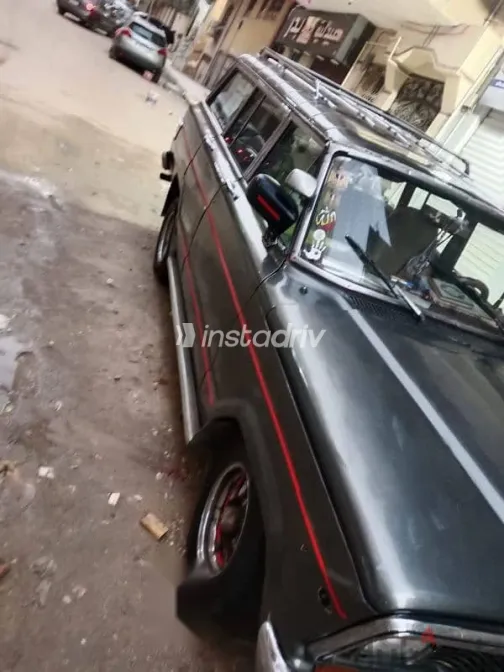 جيب واجونير 1987 بني مستعملة للبيع - 7