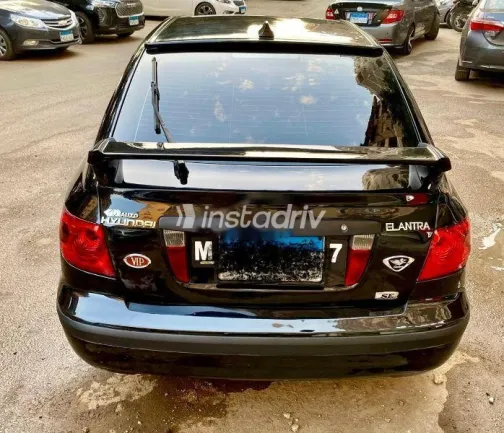 هيونداي افانتي 2004 أسود مستعملة للبيع - 1