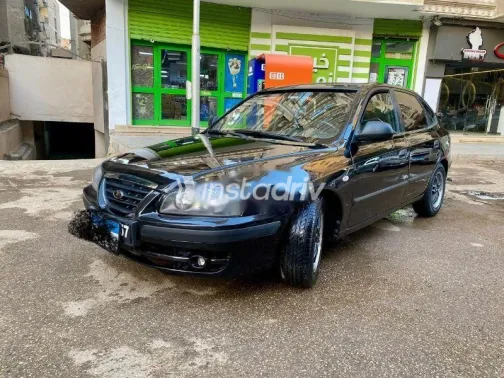 هيونداي افانتي 2004 أسود مستعملة للبيع - 2