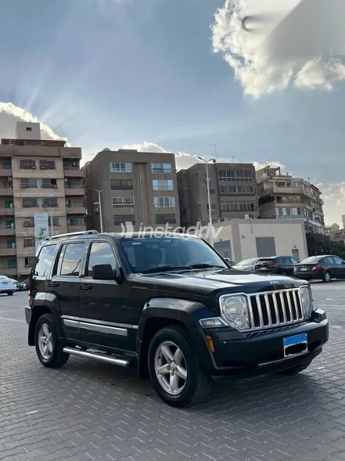 جيب شيروكي 2008 أسود مستعملة للبيع - 3