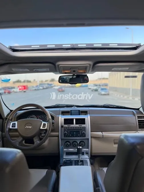 جيب شيروكي 2008 أسود مستعملة للبيع - 7