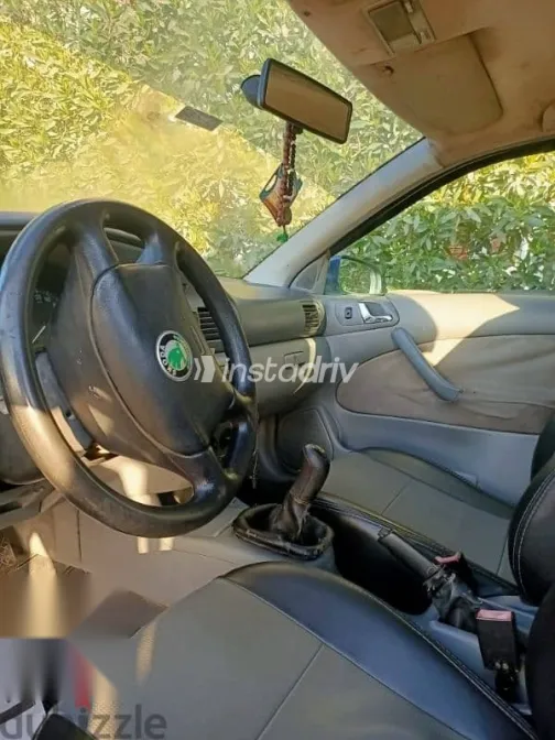 سكودا اوكتافيا 1998 أزرق غامق مستعملة للبيع - 3