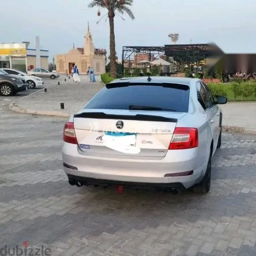 سكودا اوكتافيا 2014 فضي مستعملة للبيع - 4