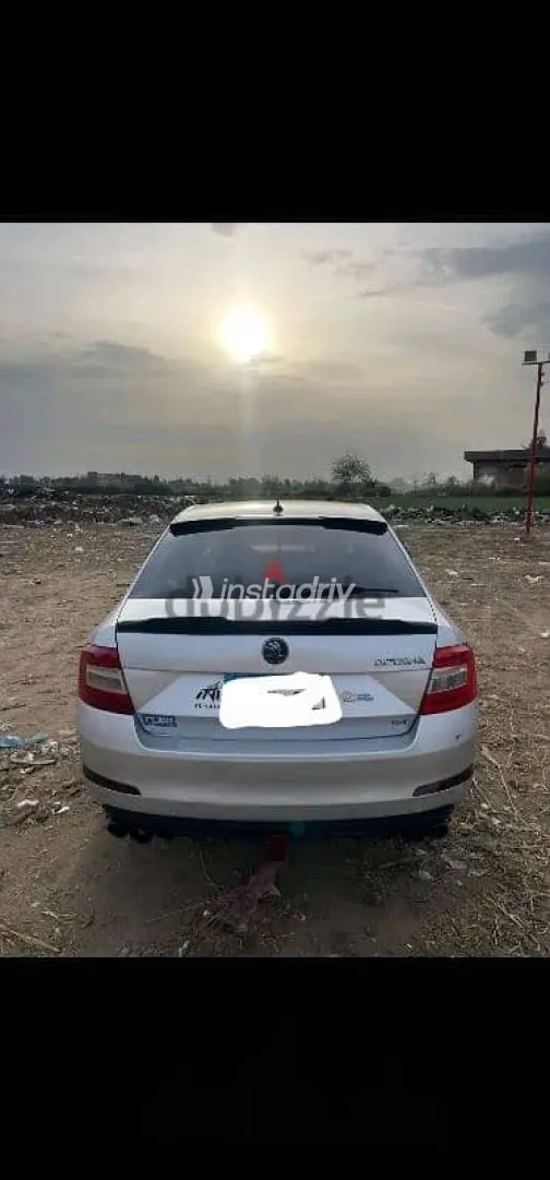 سكودا اوكتافيا 2014 فضي مستعملة للبيع - 8