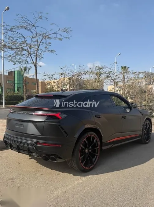 Lamborghini Urus 2022 White Used for Sale - 2