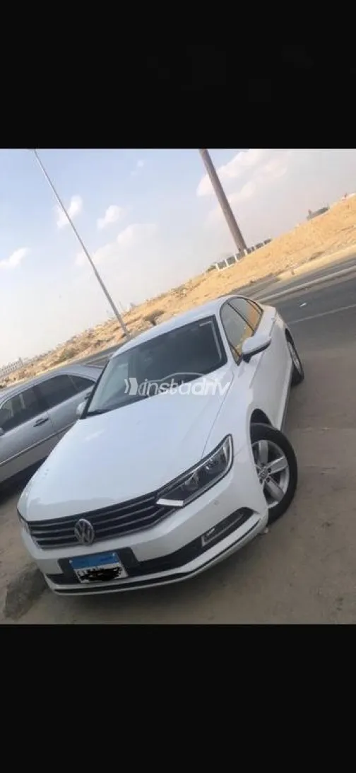 Volkswagen Passat 2019 White Used for Sale - 1