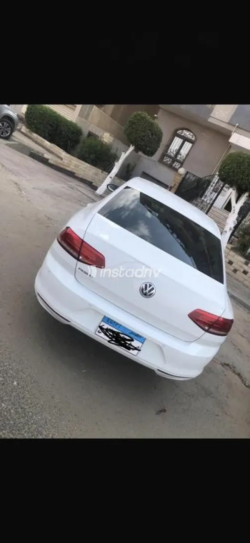 Volkswagen Passat 2019 White Used for Sale - 2