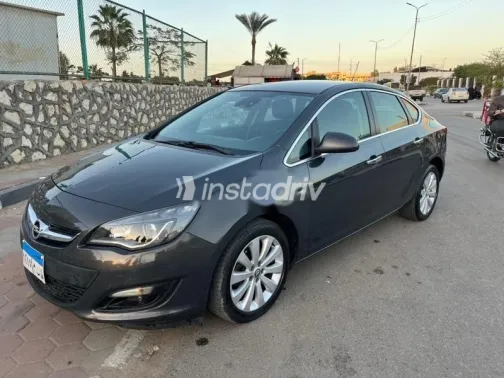 اوبل أسترا 2016 رمادي مستعملة للبيع - 3