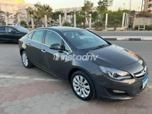 اوبل أسترا 2016 رمادي مستعملة للبيع - 4
