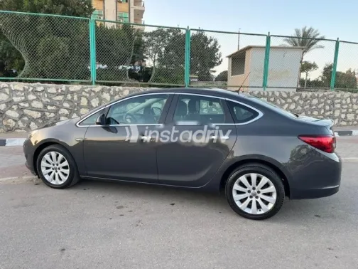 اوبل أسترا 2016 رمادي مستعملة للبيع - 5