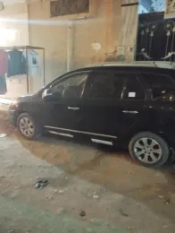 Kia Carens 2012 Black Used for Sale