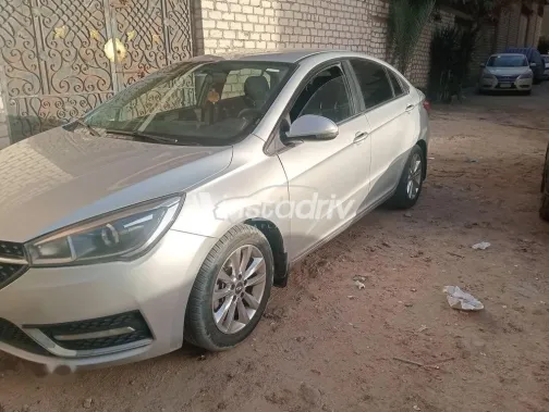 شيرى اريزو 5 2021 فضي مستعملة للبيع - 3