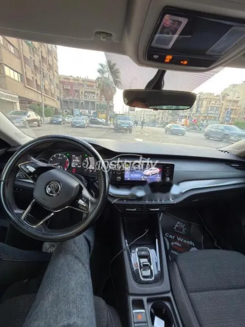 سكودا اوكتافيا A8 2021 أبيض مستعملة للبيع - 5