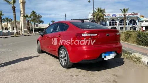 كيا ريو 2016 أحمر مستعملة للبيع - 2