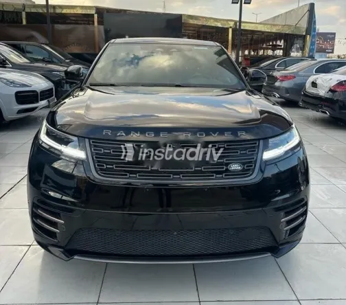 لاند روفر فيلار 2024 أسود مستعملة للبيع - 1