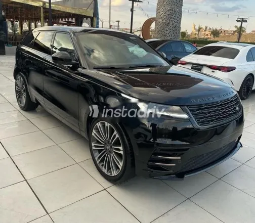 لاند روفر فيلار 2024 أسود مستعملة للبيع - 3