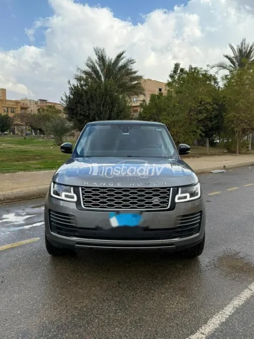 لاند روفر رنج روفر فوج 2020 رمادي مستعملة للبيع - 1
