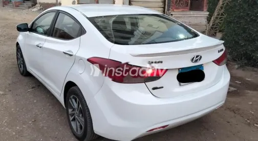 هيونداي إلنترا ام دى 2012 أبيض مستعملة للبيع - 2