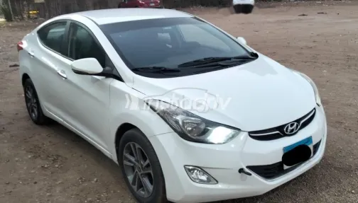 هيونداي إلنترا ام دى 2012 أبيض مستعملة للبيع - 4