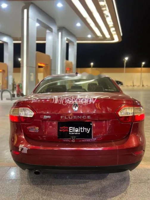 Renault Fluence 2015 Dark Red Used for Sale - 3