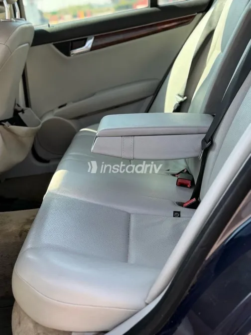 مرسيدس C 180 2009 أبيض مستعملة للبيع - 2