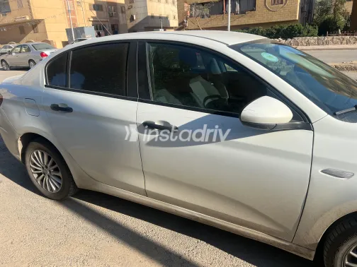 فيات تيبو 2022 أبيض مستعملة للبيع - 1