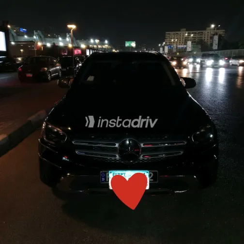 مرسيدس GLC 200 2022 أبيض مستعملة للبيع - 2