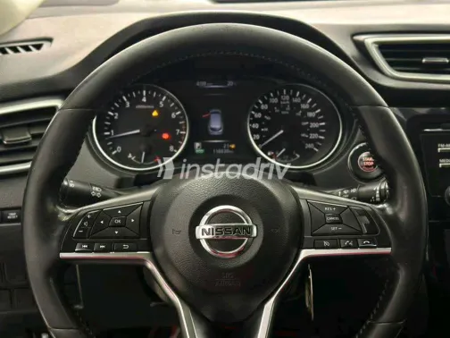 Nissan Qashqai 2019 White Used for Sale - 3