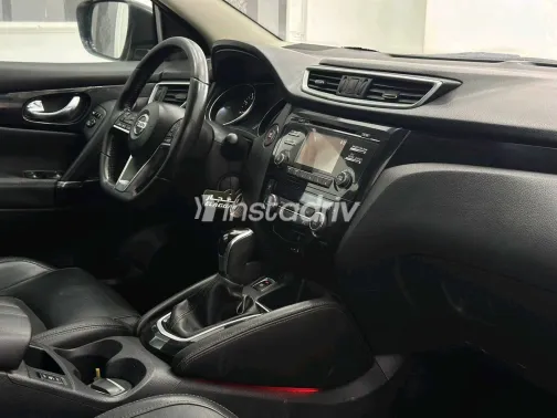 Nissan Qashqai 2019 White Used for Sale - 9