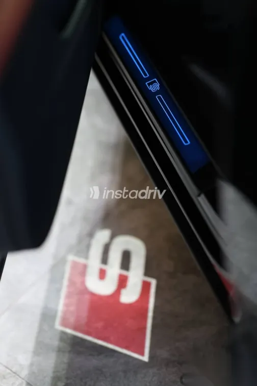 اودي Q7 2025 أسود جديدة للبيع - 5