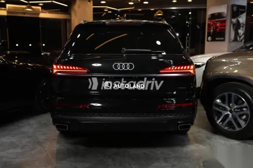 اودي Q7 2025 أسود جديدة للبيع - 6