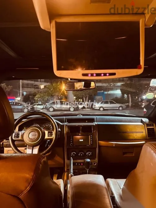 Jeep Cherokee 2013 Gold Used for Sale - 8